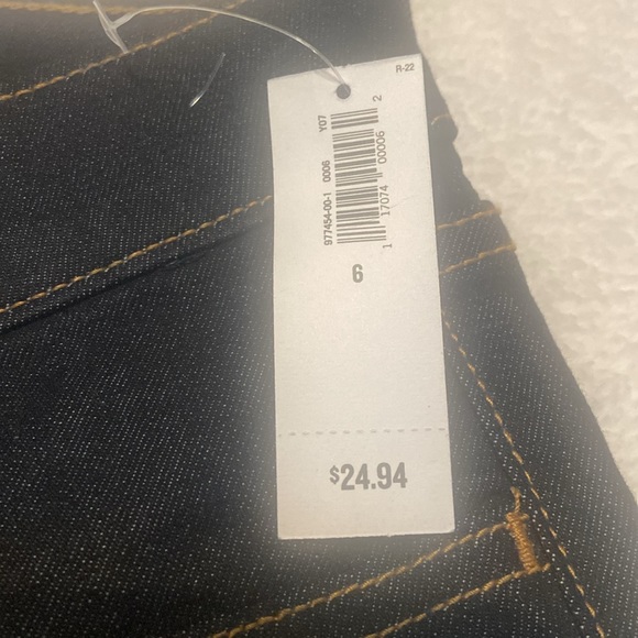 OLD NAVY NWT Size 6 Dark Blue The Rock Star Bermuda Blue Jean Shorts - Picture 4 of 12